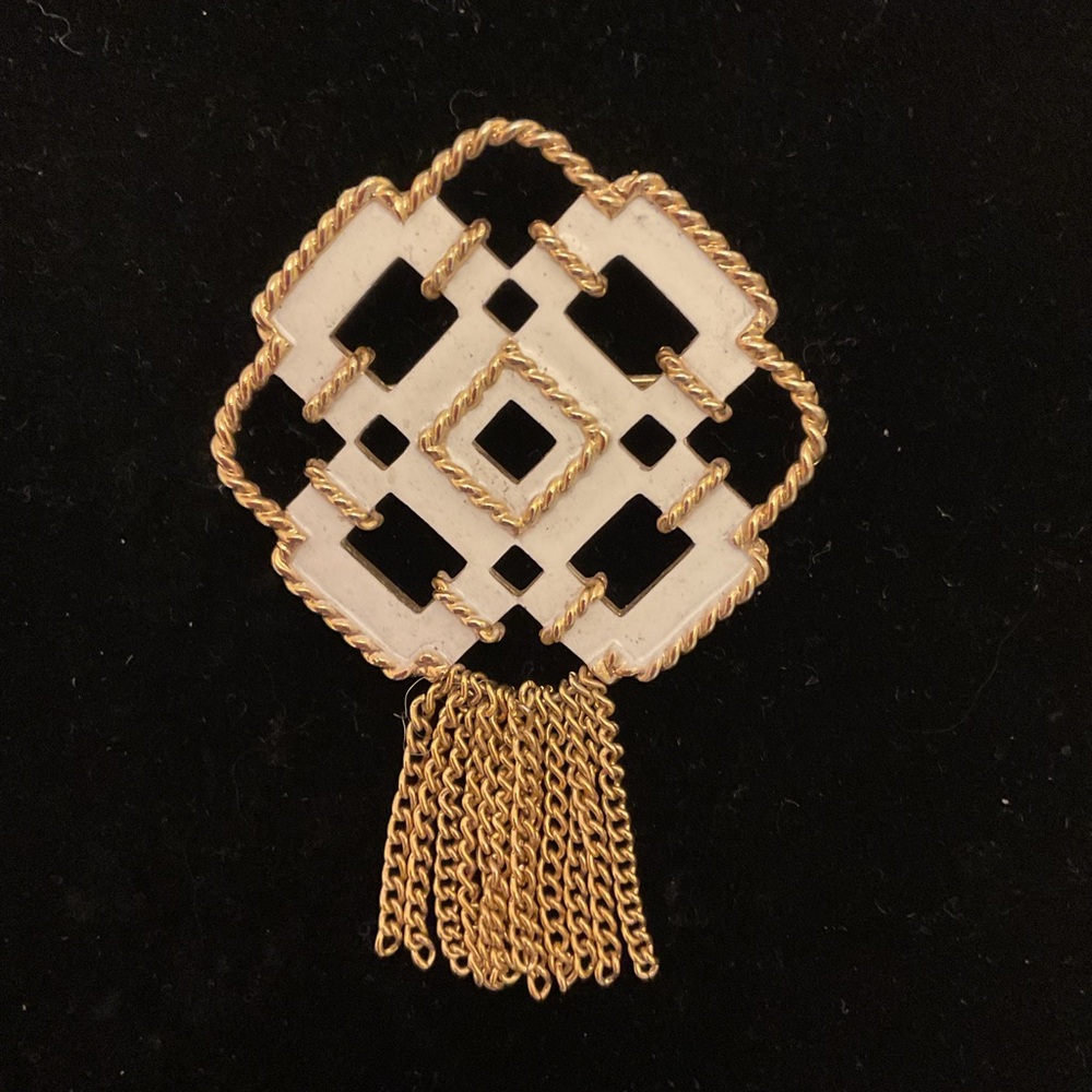 #50 Vintage Avon Contempora Convertible Pendant Brooch White Enamel Gold Runway